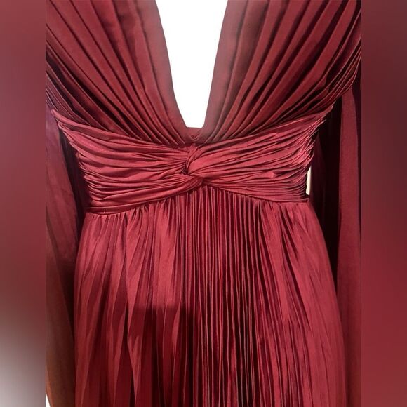 Mac Duggal Ieena for Mac Duggal Pleated Charmeuse Gown in burgundy size 6 - Picture 10 of 12